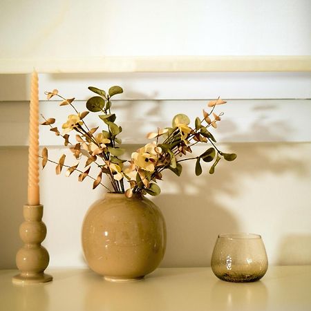 Beautiful Downtown Studio! Giannina Esterno foto