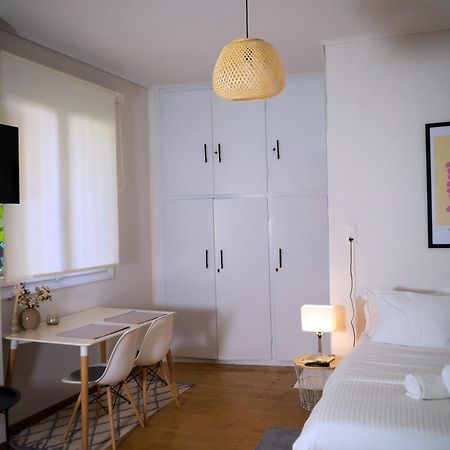 Beautiful Downtown Studio! Giannina Esterno foto