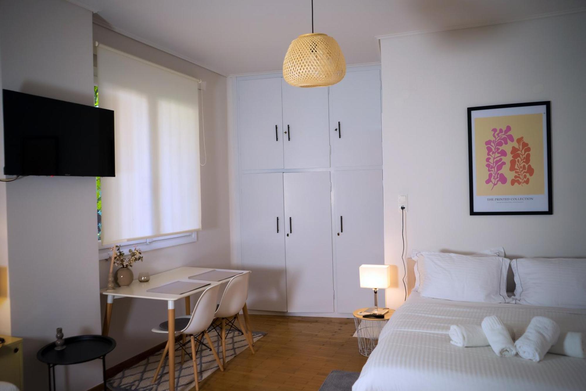 Beautiful Downtown Studio! Giannina Esterno foto
